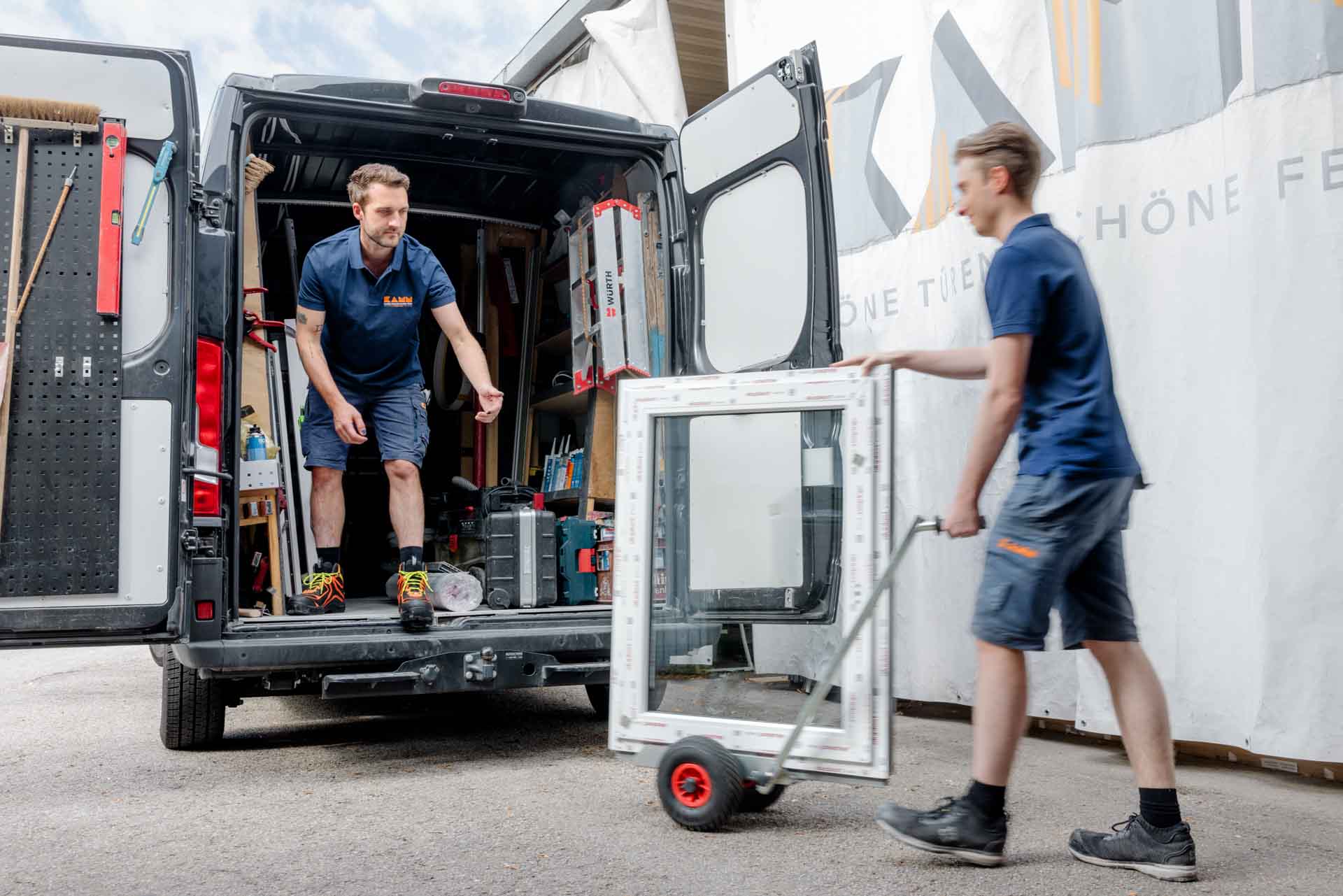 Fenstermontage Lieferung Baustelle Monteure