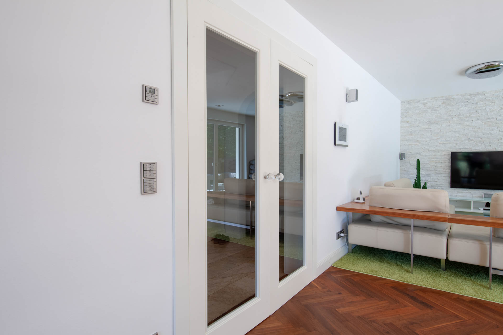 Innentür weiß Glas in Referenzprojekt in Germering