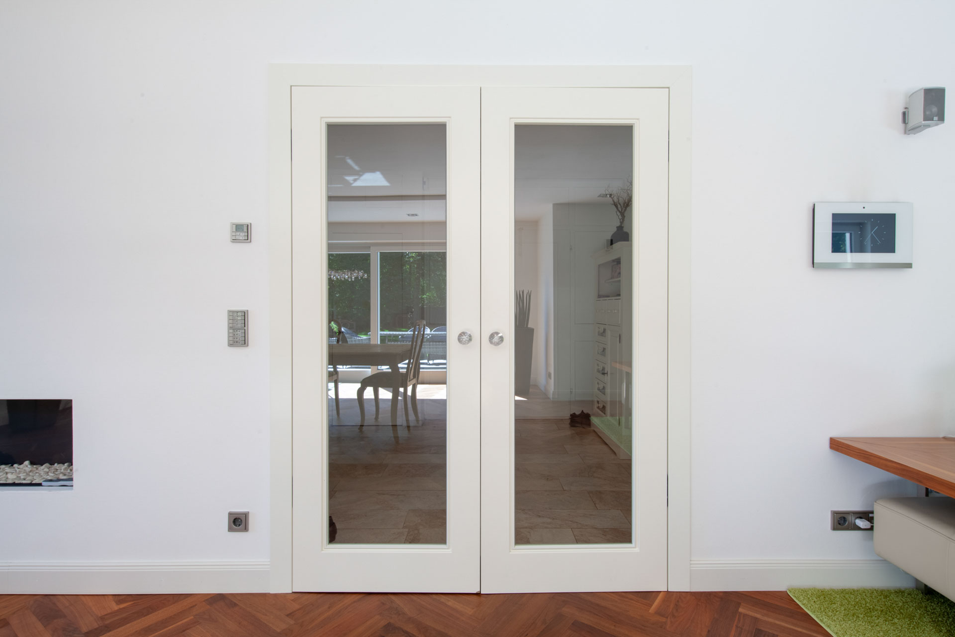 Doppelflügelige Innentür mit Glasausschnitt