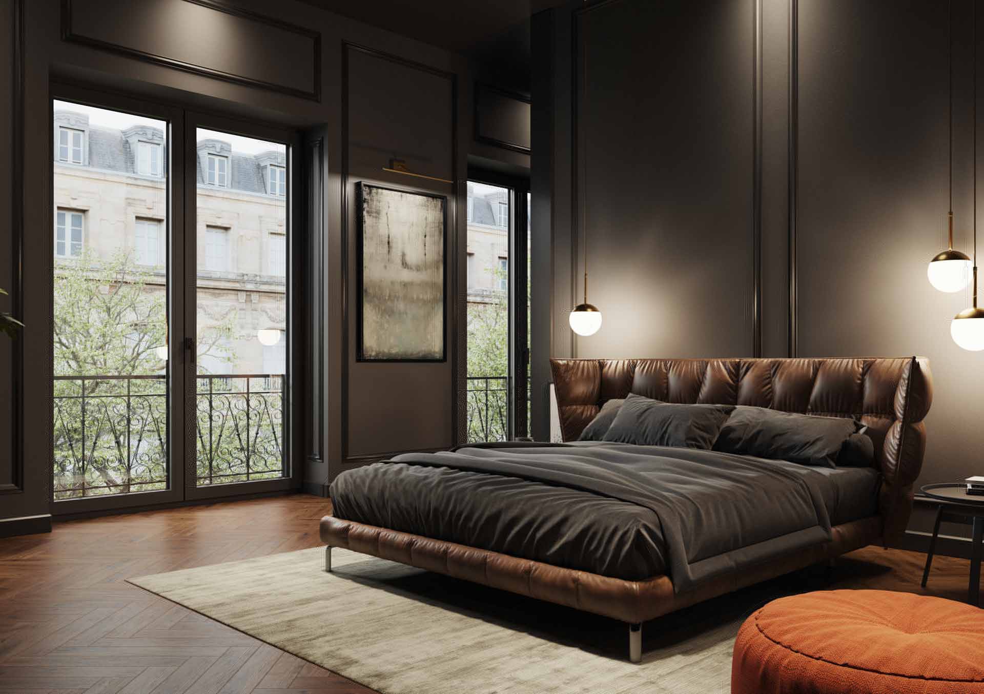 Hohe, dunkle Balkontüren mit Sprossen, die einen Pariser Balkon in einem luxuriösen Schlafzimmer bilden.